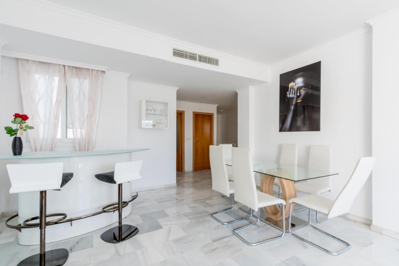 Luxury Duplex 200 M2 Terrace Parking StayinСевиля Екстериор снимка