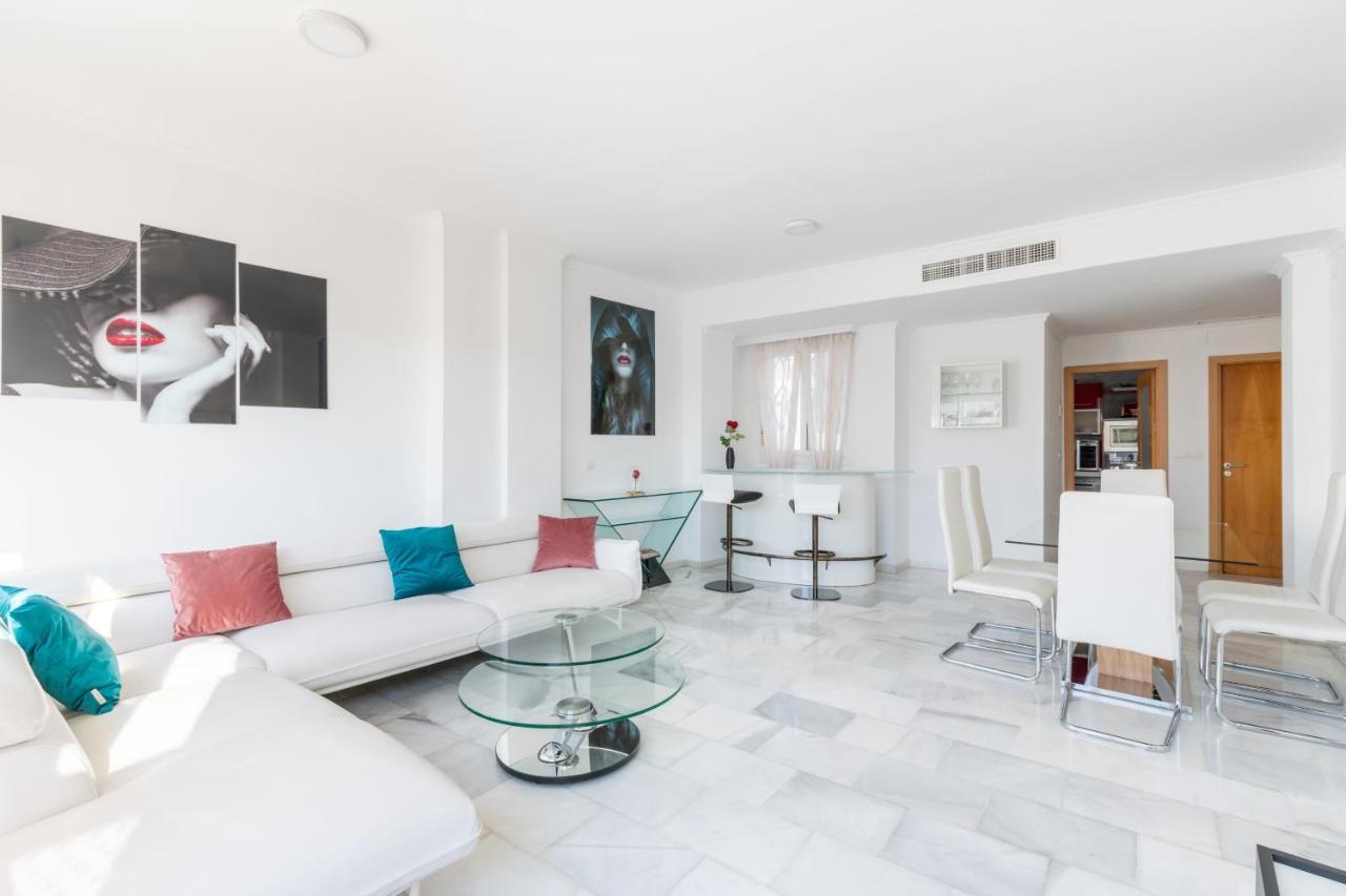 Luxury Duplex 200 M2 Terrace Parking StayinСевиля Екстериор снимка